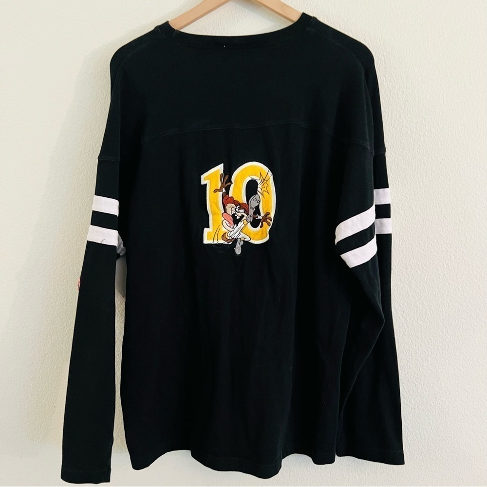 Warner Bros Men's Black Acme Looney Tunes Taz Spirit Jersey Sweater Size Large - Picture 2 of 8